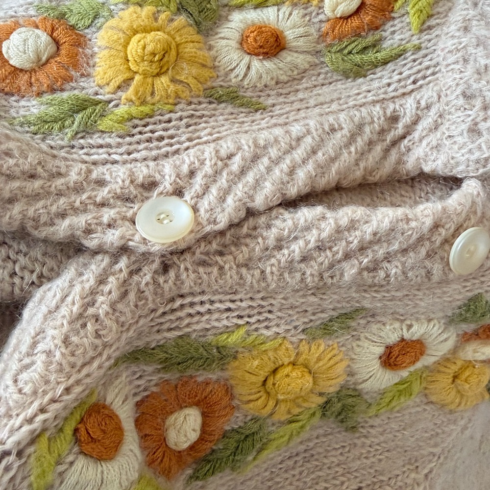 Vintage wool embroidered floral cardigan sweater small - Picture 7 of 10